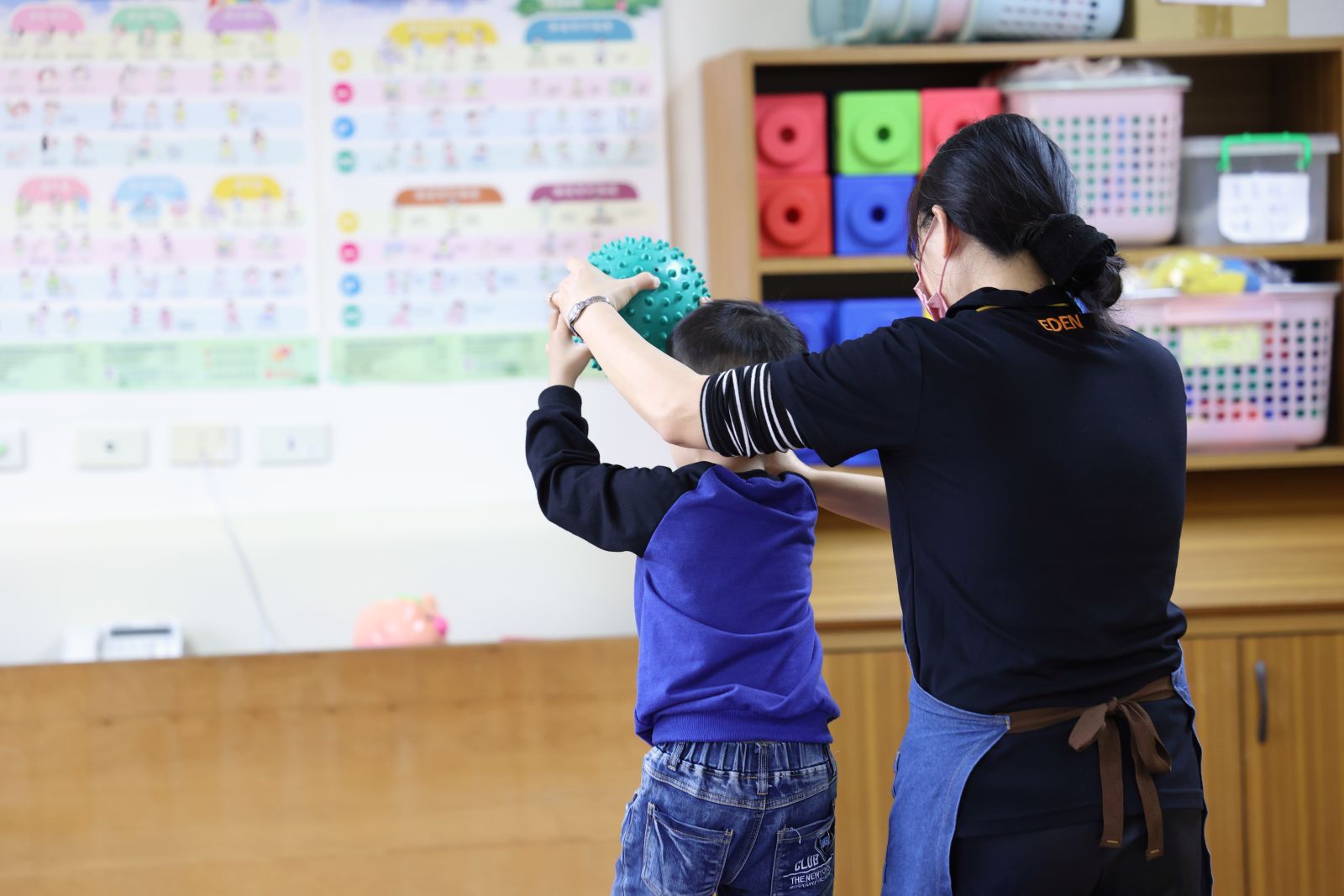若孩子經常三餐不繼，長期餓肚子，在學習、心理及健康都可能會出現狀況。