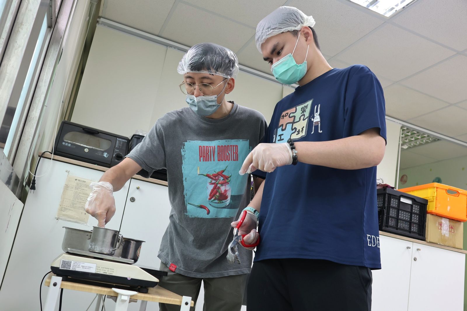 藉由藝術課程，讓阿辰以不同形式表達自我並被理解。