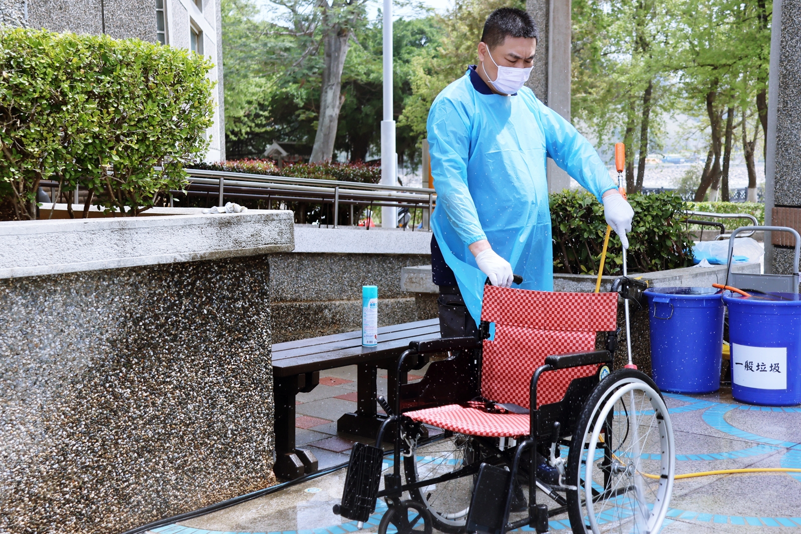 王媽媽使用多年的輪椅，經清潔整修後煥然一新。