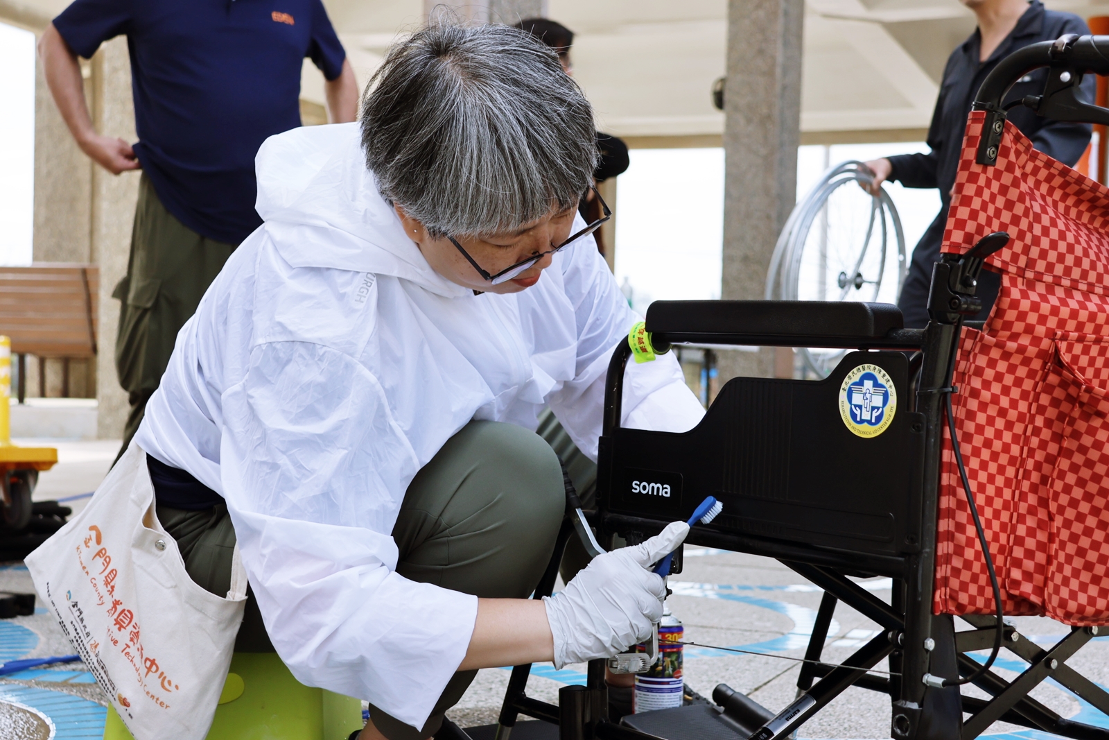 亮晶晶的輪椅，讓戴媽媽使用更安全，生活更有尊嚴。