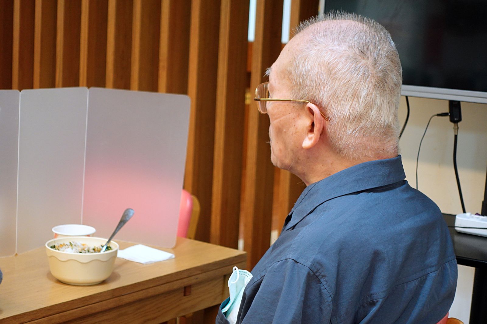 失智症的影響，讓原本最親密的人都變得陌生，生活從此大亂