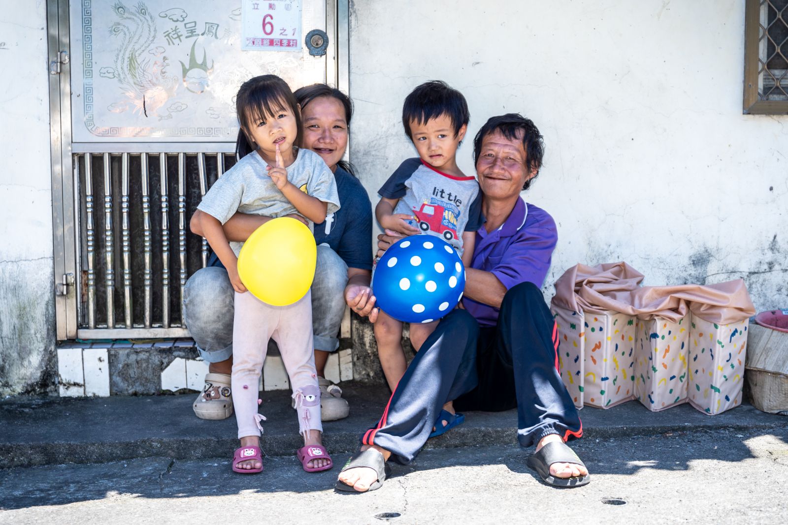 宸宸爸媽陪伴孩子長大，感謝伊甸早療的幫助，大大減緩照顧壓力。