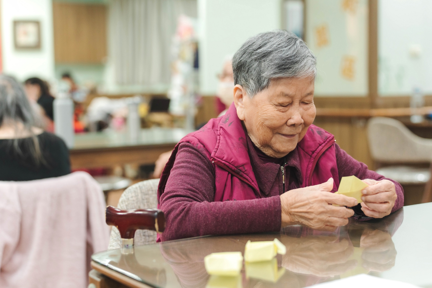 在日照中心裡，和同學們一起上課、吃飯，讓生活更有樂趣