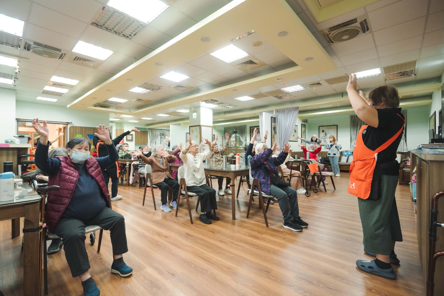 日照生活樂趣多，豐富課程和營養餐食，都讓長輩喜歡上課