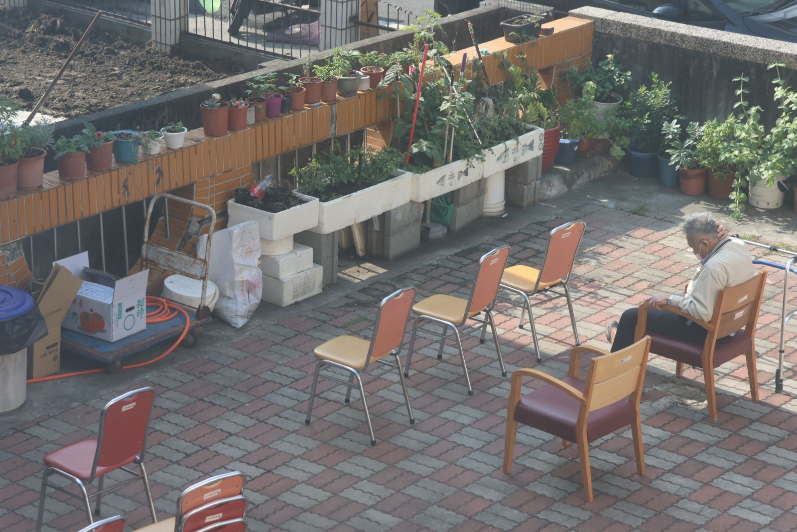 台灣快速高齡化，社區化的照顧格外重要